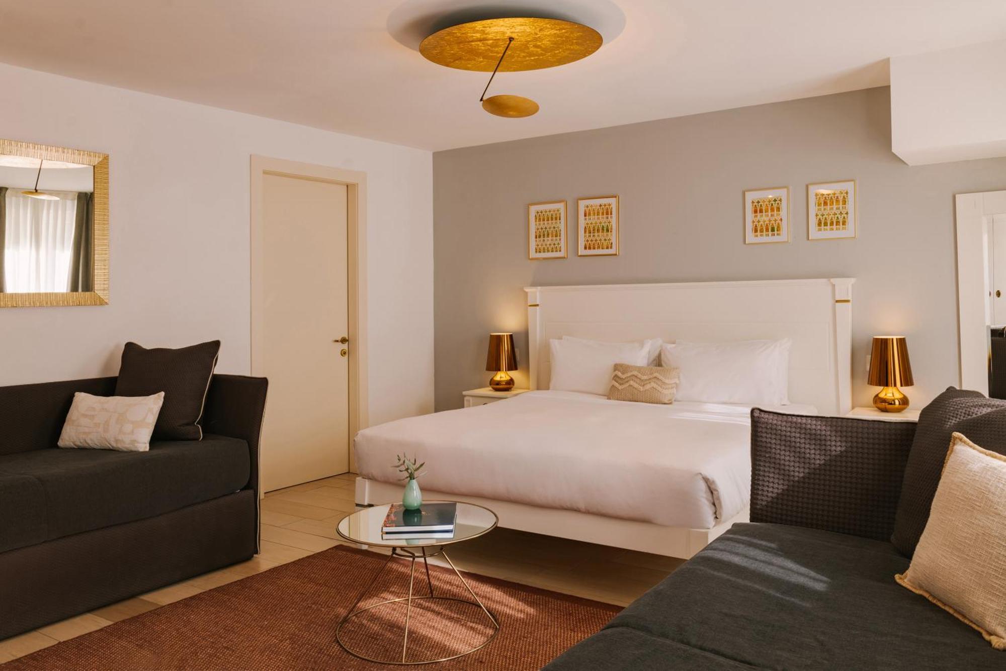 Sonder Salute Palace Hotel